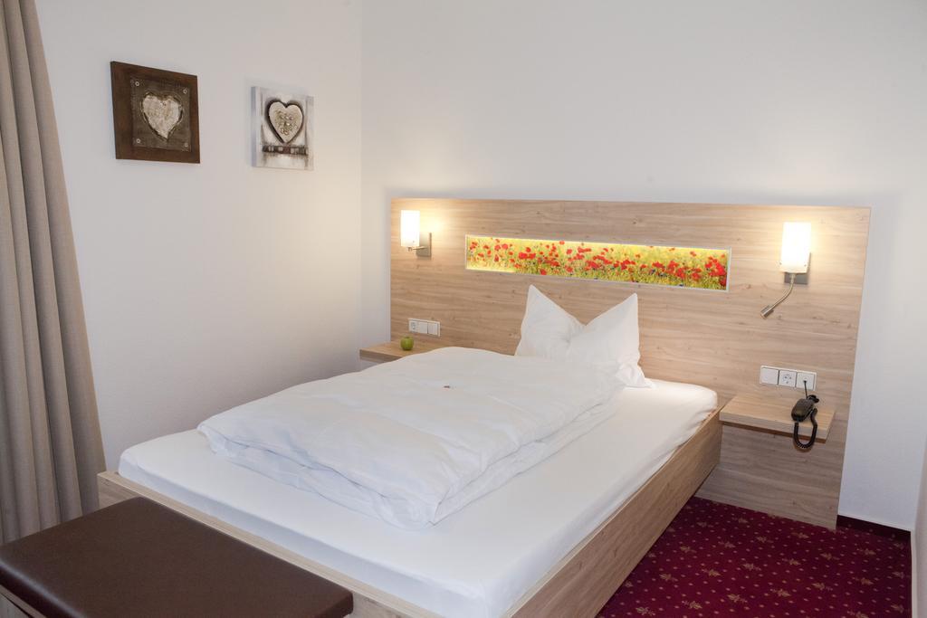 Edelfinger Hof Hotell Bad Mergentheim Rom bilde